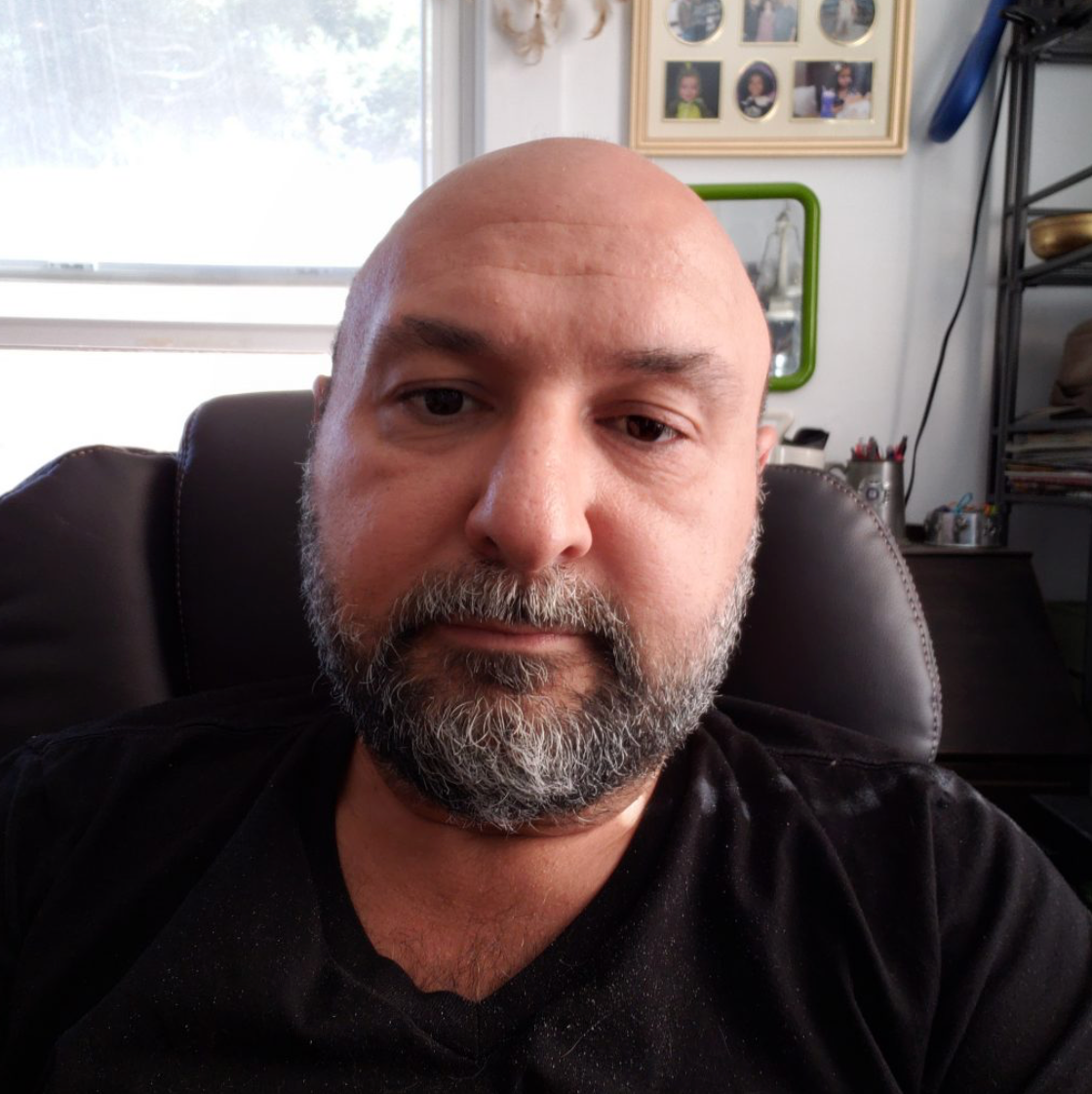 <strong>Daniel T.</strong>